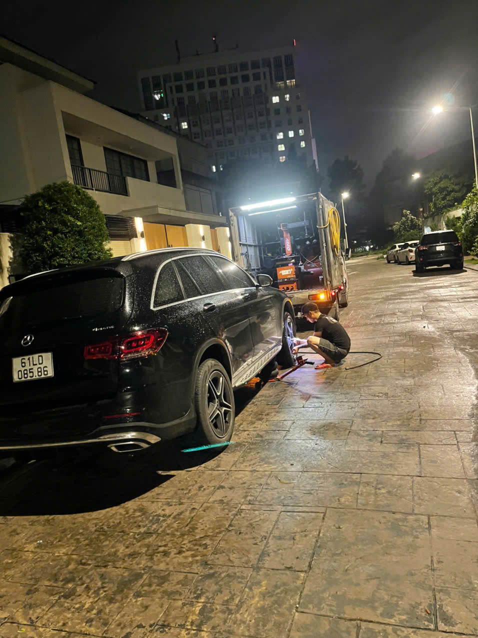 VÁ VỎ LƯU ĐỘNG 24/24 THÀNH CÔNG