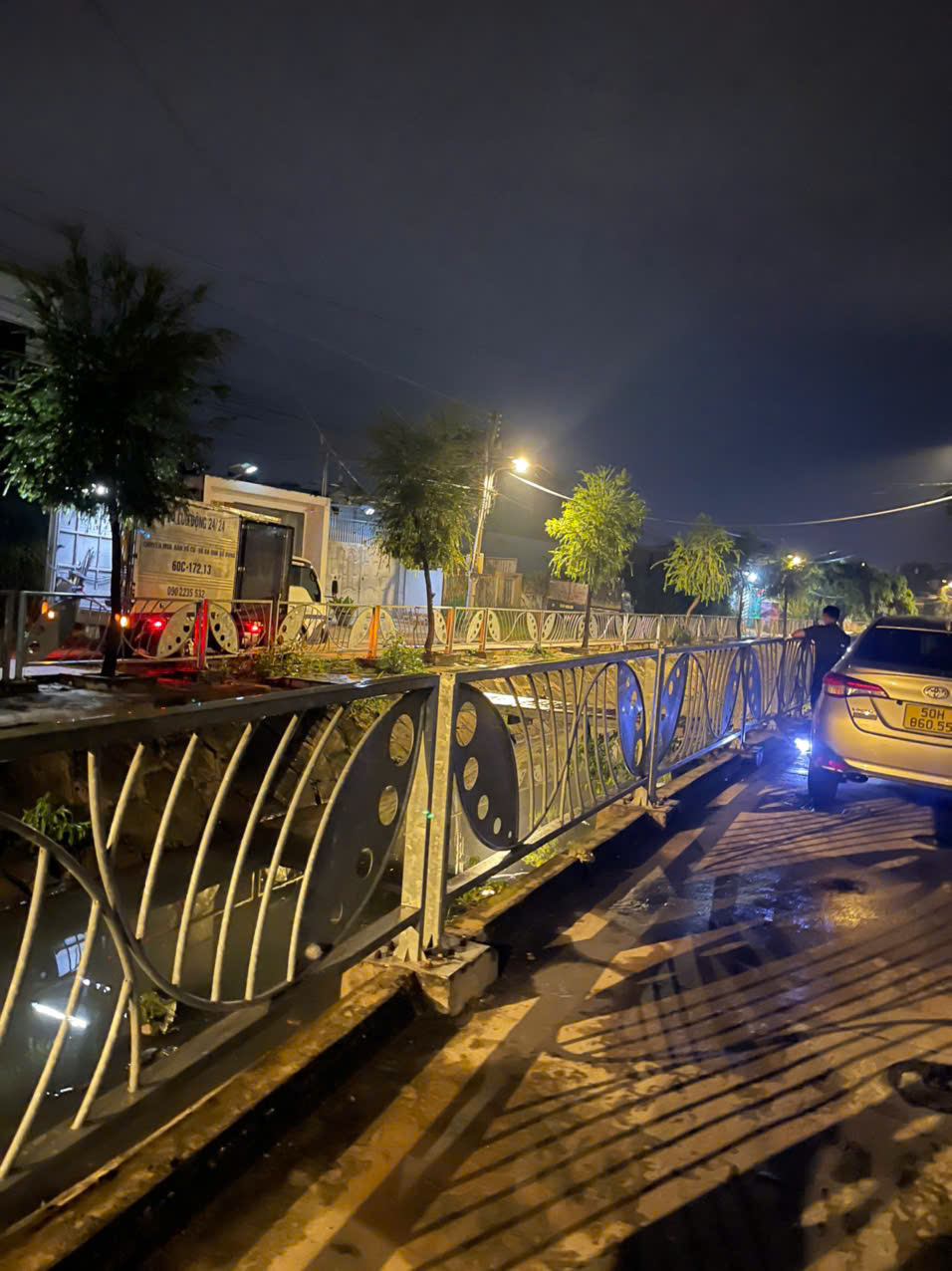 VÁ VỎ LƯU ĐỘNG 24/24 THÀNH CÔNG